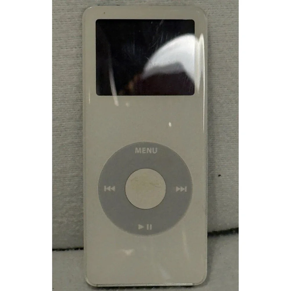 Apple iPod Nano 1st Gen 1GB White Click Wheel MP3 Player A1137 (2006)